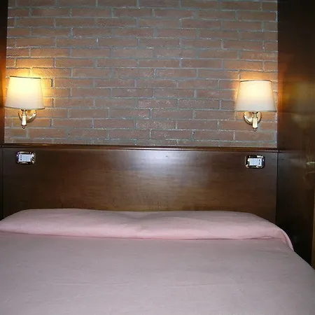 מלון Antico Borgo Di Trastevere 2*