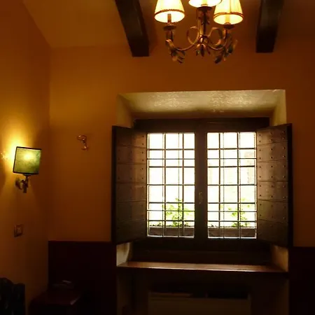 Hotel Antico Borgo Di Trastevere 2*